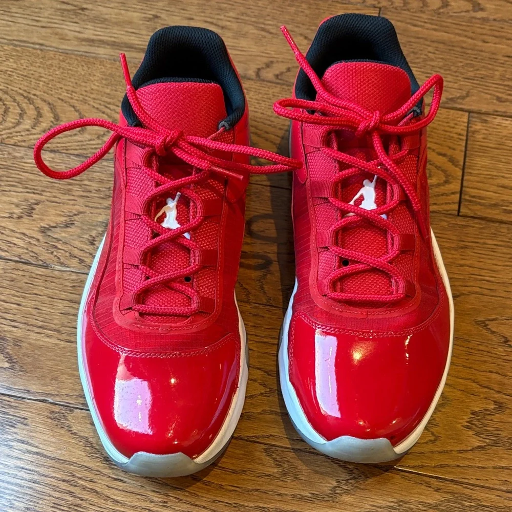 Nike Air Jordan 11 Mids Red size 11 like new - Picture 1 of 16